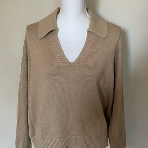 Old Navy Women's V-Neck Sweater in Tan